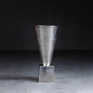 Centro De Mesa Cáliz Bendito Plateado