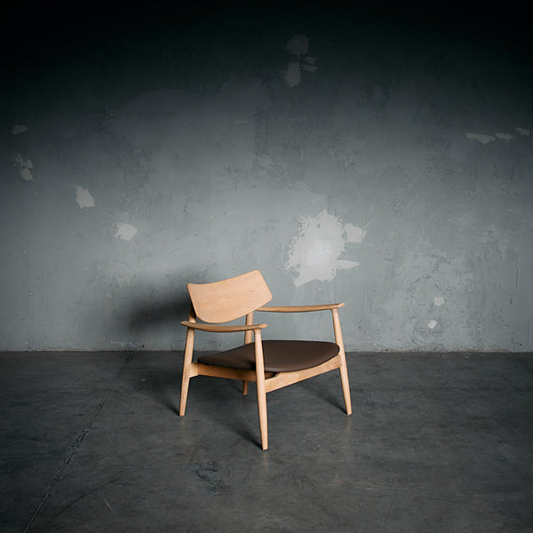 Poltrona Xiexie Natural Cuero Taupe