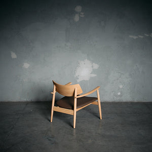 Poltrona Xiexie Natural Cuero Taupe