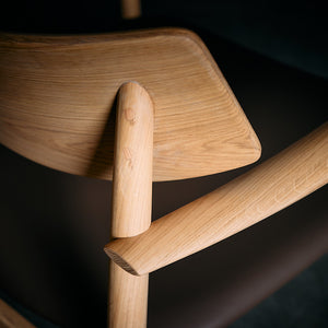 Poltrona Xiexie Natural Cuero Taupe